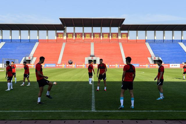 中国男篮公布16人集训名单 周琦未能入选