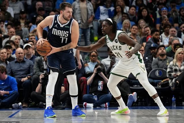 中国男篮集训名单：周琦回归 赵继伟赵睿在列